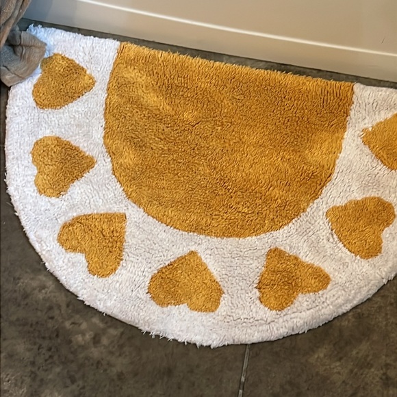 Yellow and White Heart Bath Mat - Picture 2 of 5